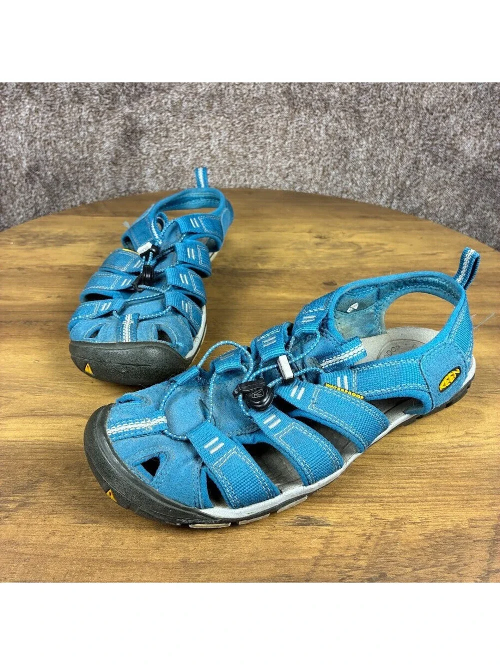 KEEN Clearwater CNX Women's Size 7.5 Closed Toe Water Hiker Sandal Turquoise